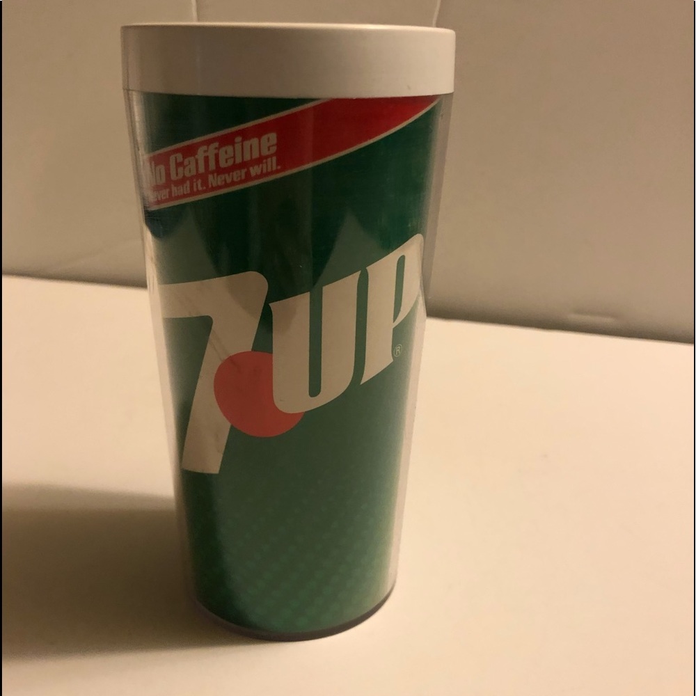 Vintage 7-up thermal insulated cup